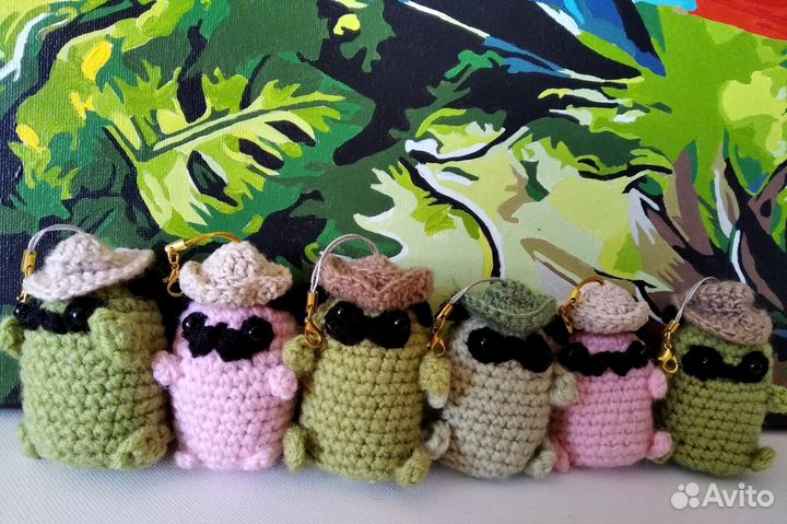 Вязаные мопсики -брелки