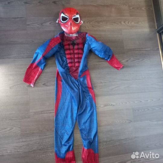 Продаю детскую новогоднюю одежду