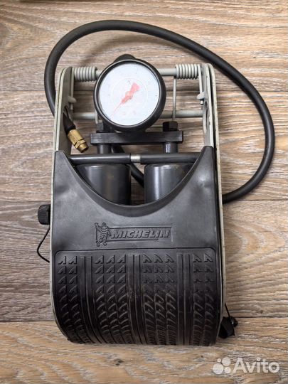 Насос автомобильный ножной с манометром