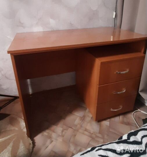 Письменный стол