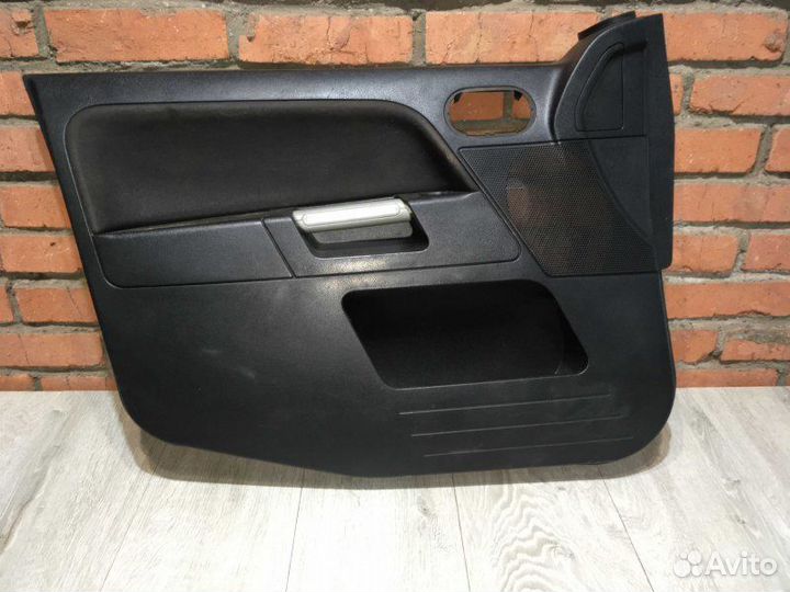 Обшивка двери передняя Ford Fusion