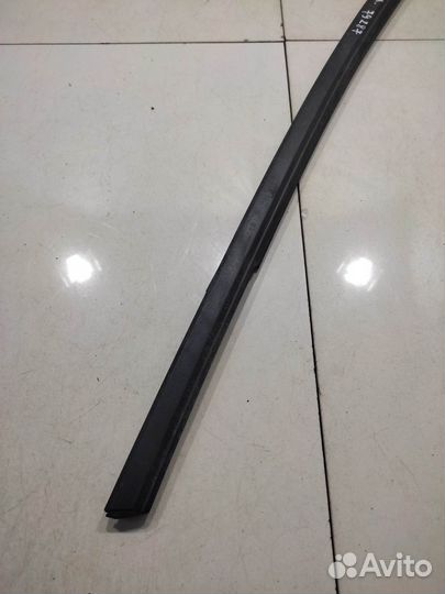 Уплотнитель стекла (задний, левый,внешний)