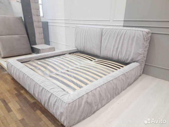 Кровать Bonaldo с подъемным механизмом