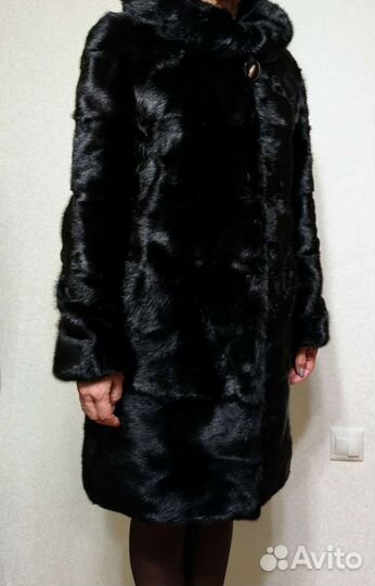 Шуба норковая с капюшоном 42 размера