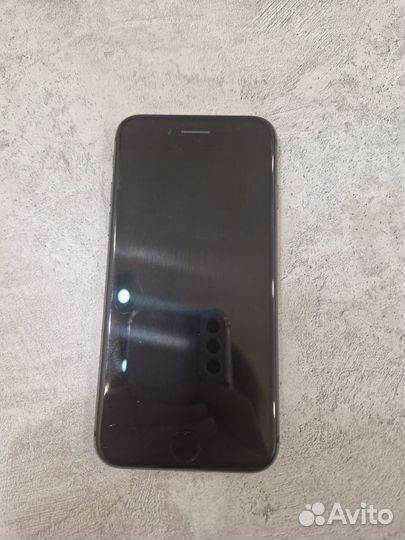 iPhone 8, 64 ГБ