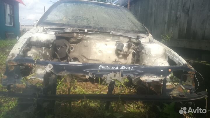 Передняя часть кузова автомобиля toyota caldina