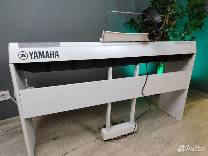 Цифровое пианино yamaha