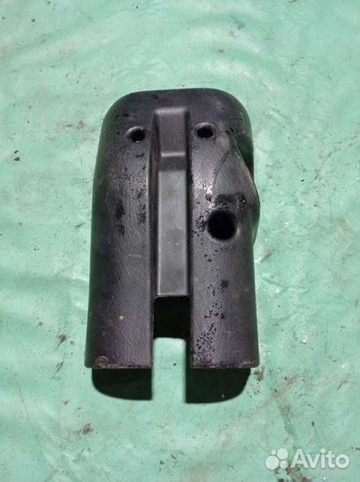 Кожух рулевой колонки Mitsubishi Carisma