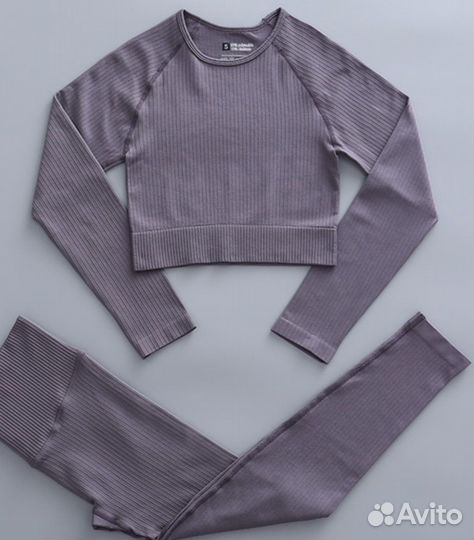 Фитнес-костюм в рубчик