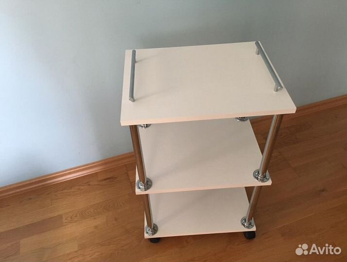 Этажерка (тележка) мастера косметолога
