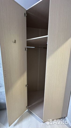 Шкаф угловой