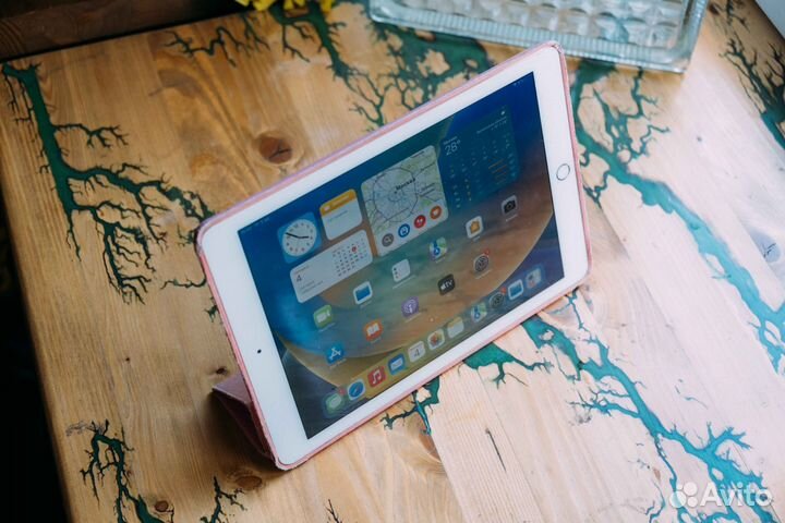 iPad pro 9.7 A1674 SIM + smart keyboard