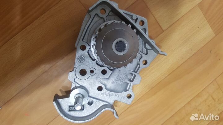 Помпа SKF Logan1,Ларгус