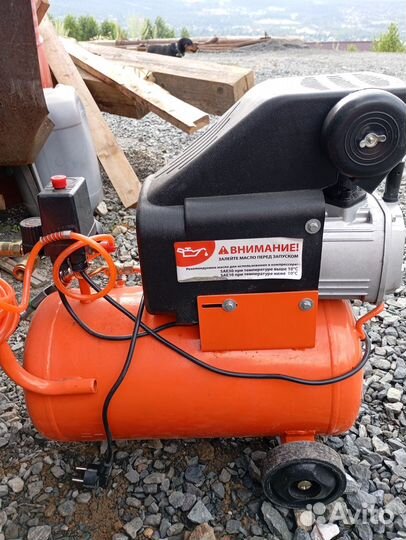 Продам компрессор поршневой электрическийй