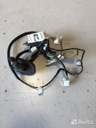 Проводка двери задняя правая Toyota Camry V50
