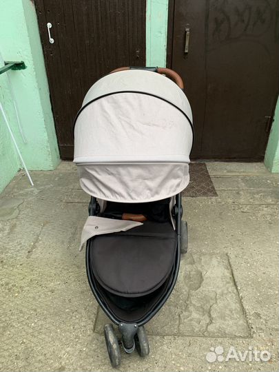 Коляска прогулочная