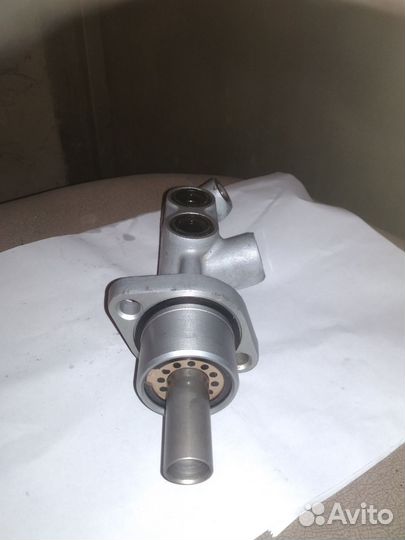 Главный тормозной цилиндр