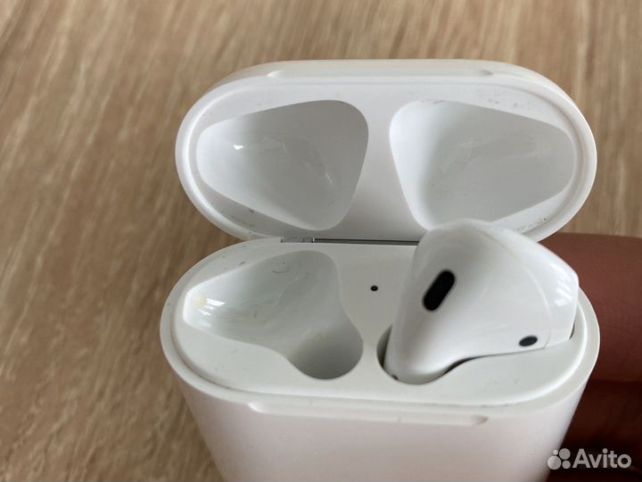 Наушник apple airpods оригинал с кейсом (1 версия)