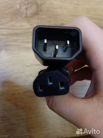 Провода питания для компьютера, интернет провода