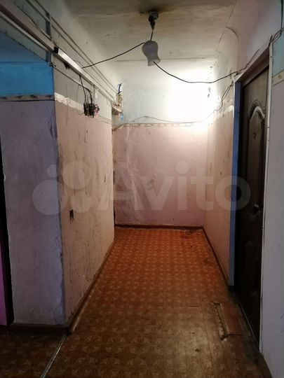 Комната 12 м² в 5-к., 3/5 эт.