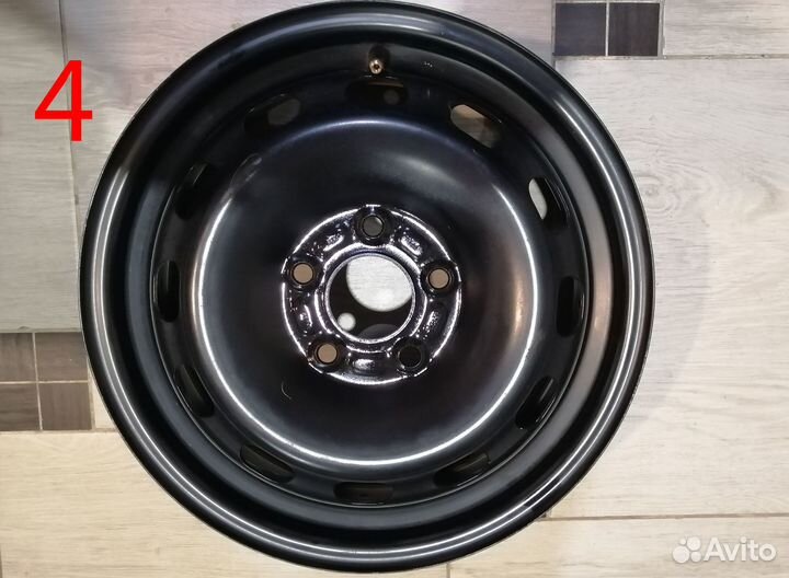 Штампованный диск R15