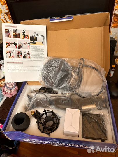 Студийный конденсаторный микрофон