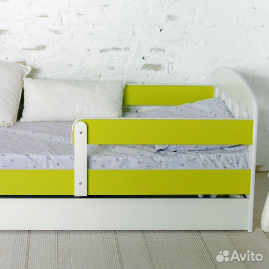 Детская кровать белая