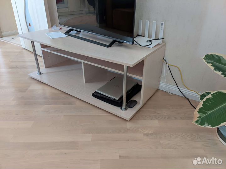 Тумба под телевизор lazurit