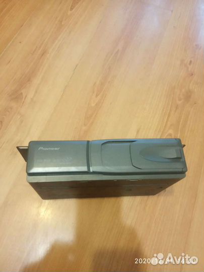 CD чейнджер Pioneer CDX-P670