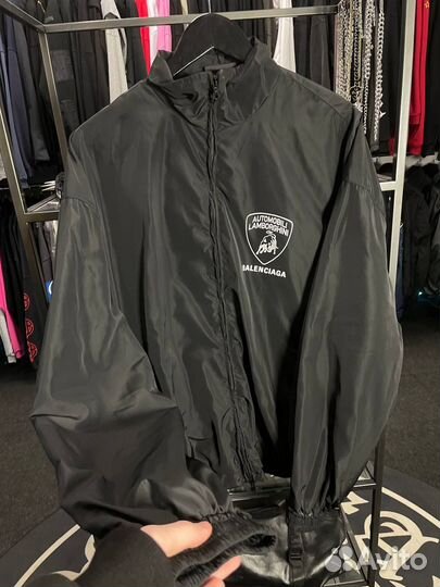 Ветровка balensiaga lamborghini шоурум