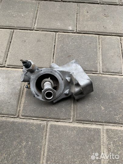 Кронштейн масляного фильтра Фольксваген Пассат Б5