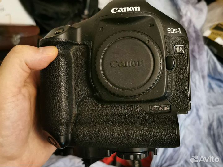 Зеркальный фотоаппарат Canon EOS 1D Mark iii