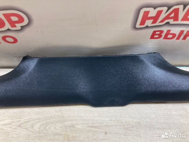 Накладка на порог салона левая Skoda Rapid седан