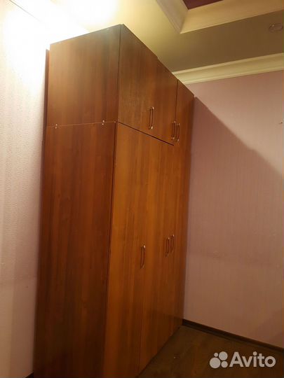 Шкаф платяной