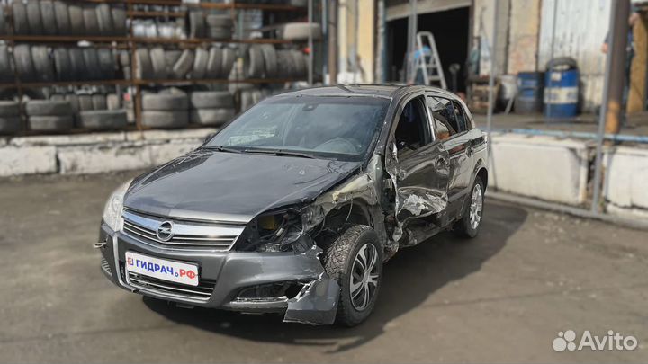 Педаль тормоза Opel Astra (H) 5560328