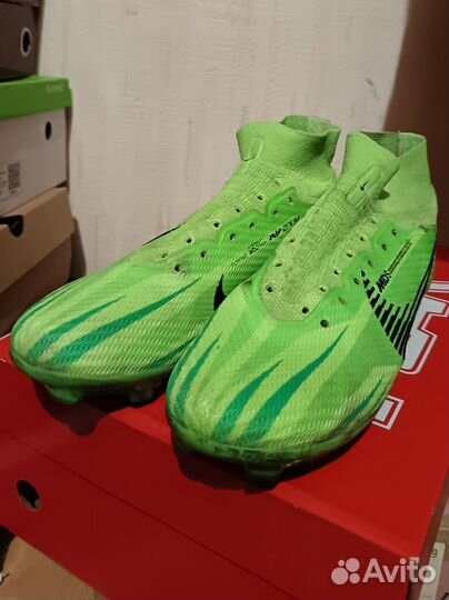 Футбольные бутсы nike