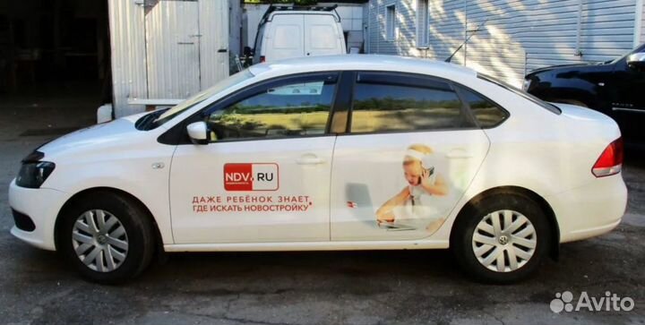 Оклейка автомобилей пленкой, брендирование