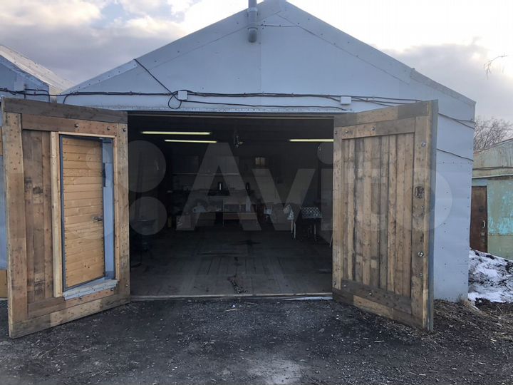 Гараж, > 30 м²