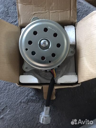 Мотор вентилятора охлаждения радиатора Nissan Note