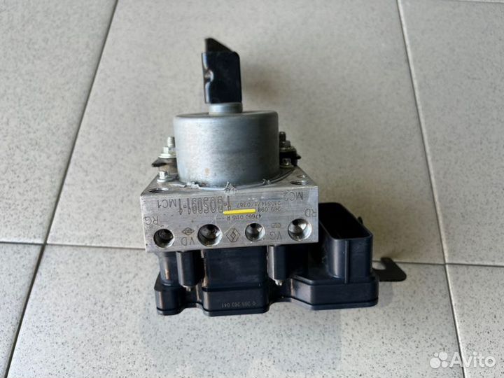 Блок абс (насос) Renault Duster пробег 47.000км