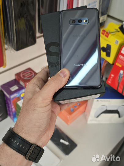 Samsung Galaxy S10e (Snapdragon 855), 6/128 ГБ