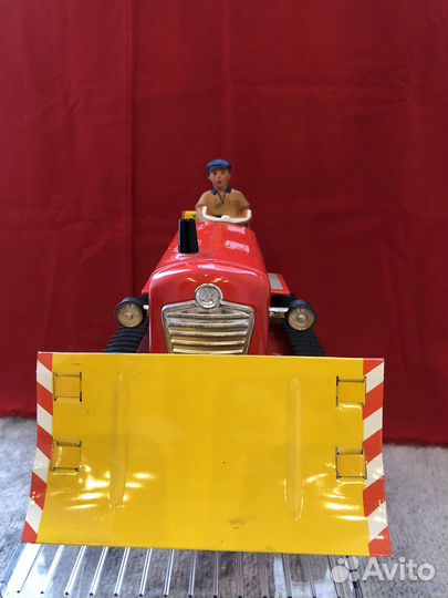 Трактор гдр