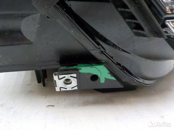 Фара правая Volkswagen Tiguan