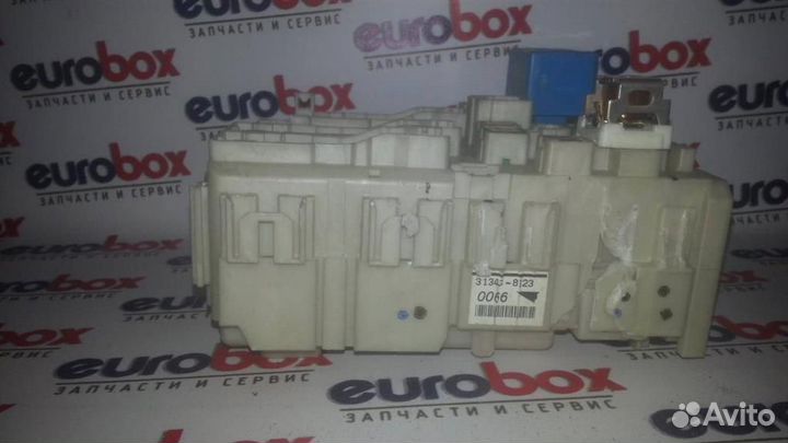 Блок предохранителей Toyota Avensis III 2009