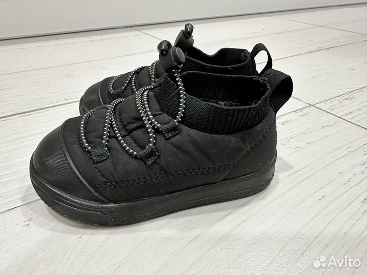 Кроссовки Zara 23