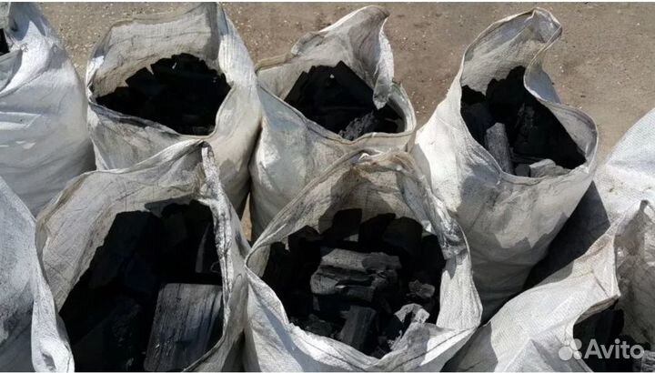 Уголь древесный в мешках Оптом