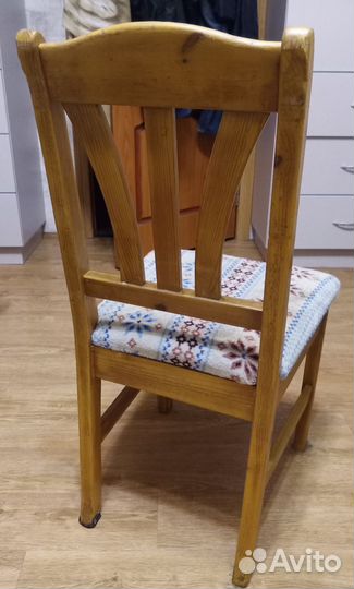 Стул деревянный