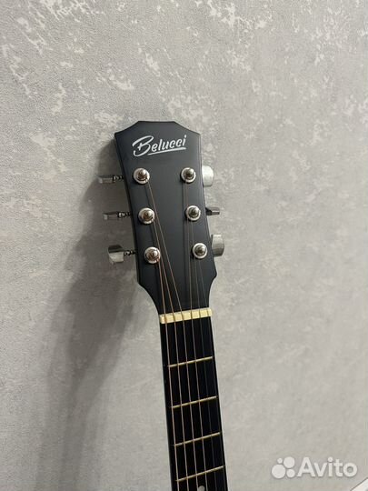 Новая акустическая гитара