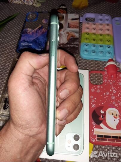 iPhone 11, 64 ГБ