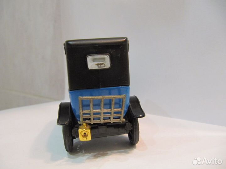 Моторный Руссо Балт А37 Лимузин Берлин